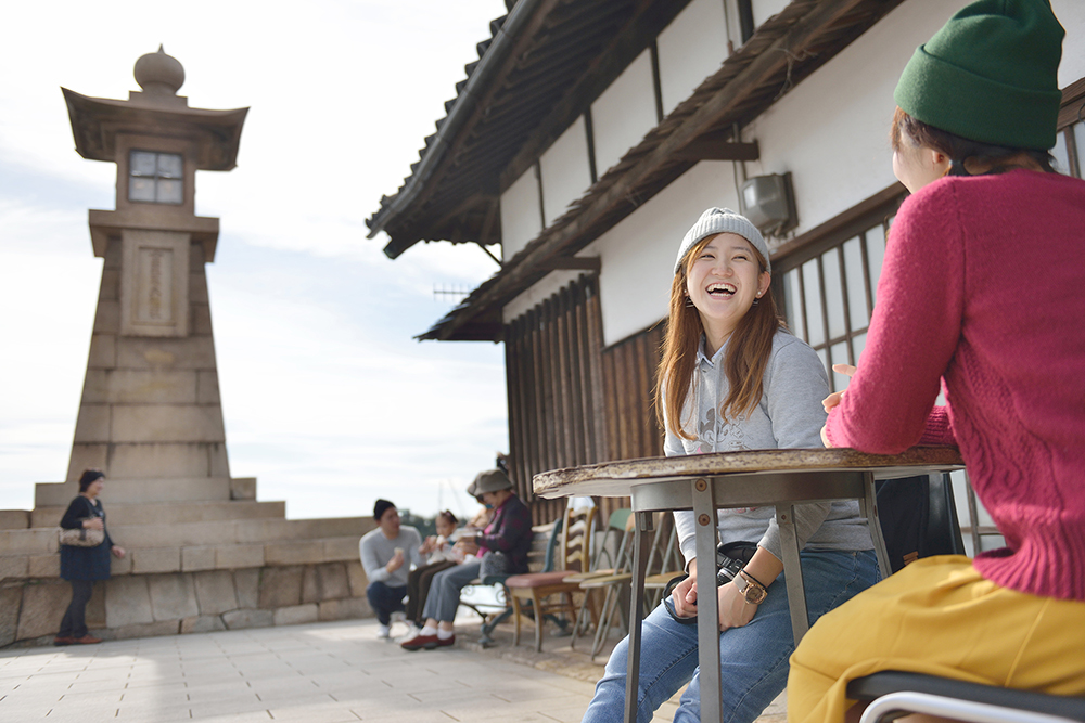 鞆の浦の常夜灯にて