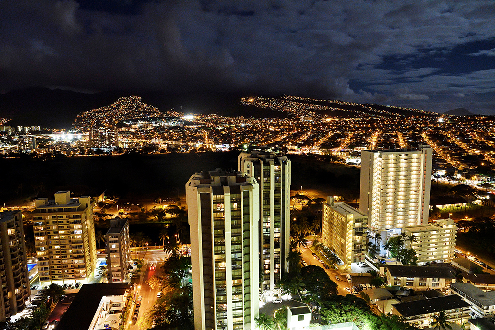 アストン・ワイキキ・サンセットからの夜景